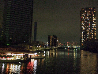 その日の夜は屋形船で江戸の夜景を堪能